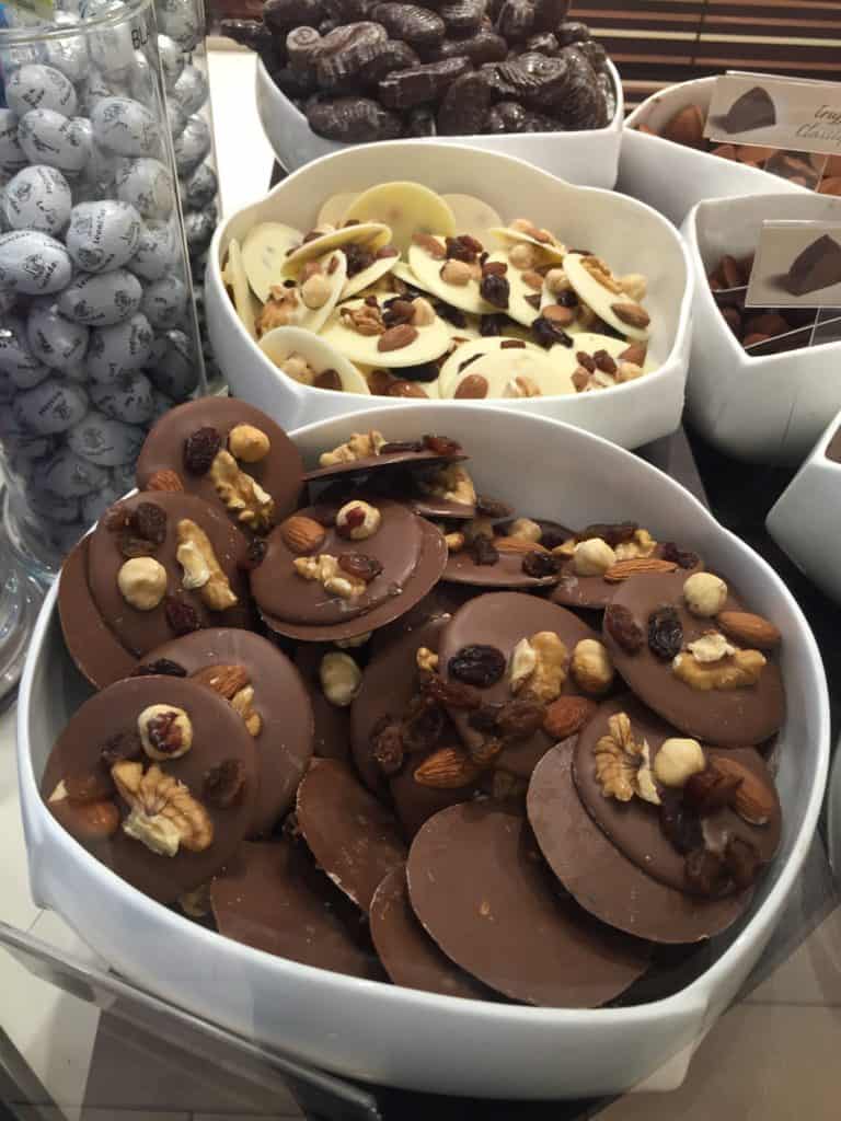 Quick, easy & delicious French mendiant chocolates!