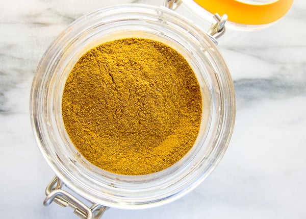 Speculaas spice mix in jar