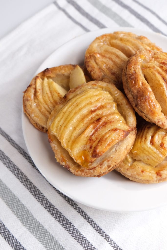 easy puff pastry apple tarts